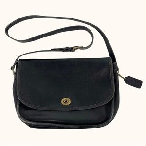 Coach | Black Leather City Bag 9790. PLEASE NOTE BROKEN CLASP